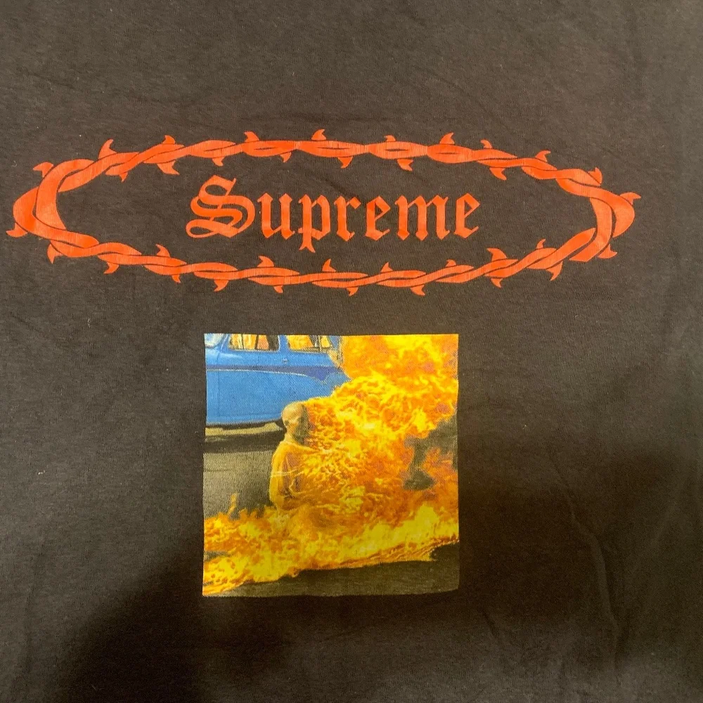 Supreme - Picture 2 of 3